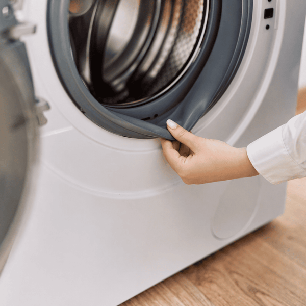 Supermarket washing machine cleaners built on oxygen bleach